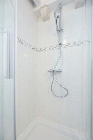 Unclassified image, 3 of 28, button