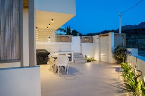 Outdoor dining - Corallia villa 1, with pool in Plakias resort (Plakias)