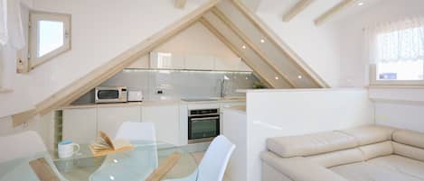 公寓 (3 Bedrooms) | 起居區 | 電視