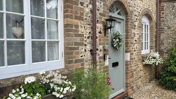 Cottage | Exterior detail
