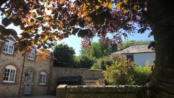 Cottage | Property grounds