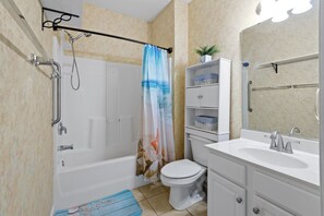 Een bad/douchecombinatie