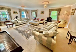 TV - Osmund House Salisbury (Salisbury)