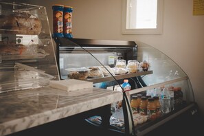 Dining - Glamplyfe Nature Experience: A-Frames on Lakefront L11 (Cambridge)