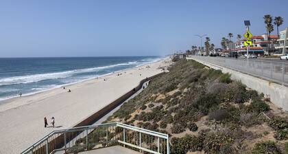 Beachside condo #A with 2bd /2 bath