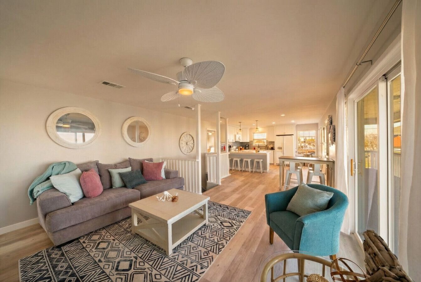 Älytelevisio, videopelejä, kirjoja