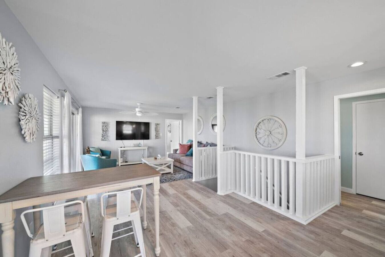 Älytelevisio, videopelejä, kirjoja