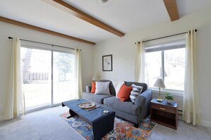 テレビ、書斎 / ワークスペース