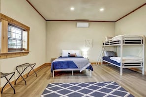 6 bedrooms, iron/ironing board, free WiFi, bed sheets