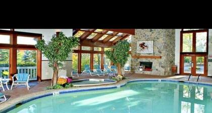 Renovated Nordic Village condo-book now for summer fun in the mountains!