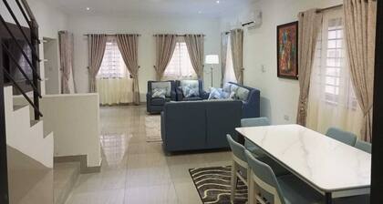 2 bedroom townhouse with pool, Gym and 24/7 power