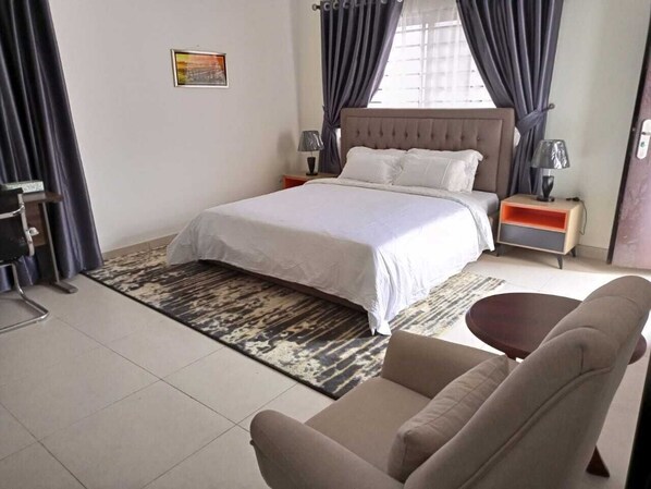 2 bedrooms, desk, iron/ironing board, free WiFi