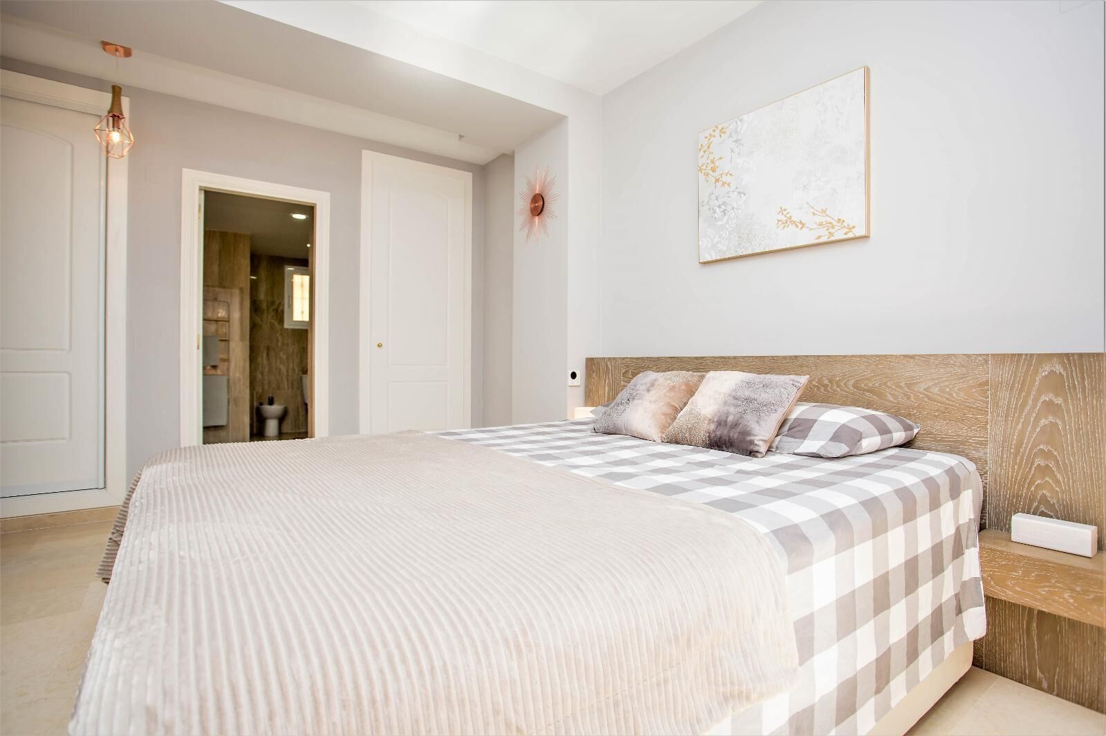 4 chambres, fer et planche à repasser, Wi-Fi, draps fournis