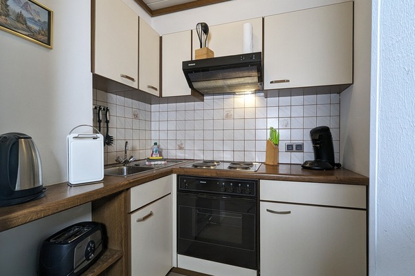 Frigorífico, horno, placa de cocina y cafetera o tetera