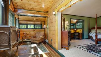 5 bedrooms, free WiFi, bed sheets