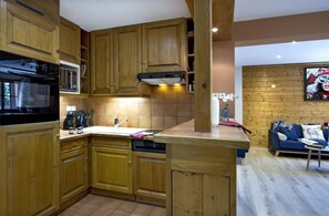 Réfrigérateur, micro-ondes, four, lave-vaisselle