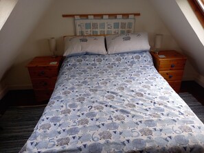2 chambres, fer et planche à repasser, Wi-Fi gratuit, draps fournis