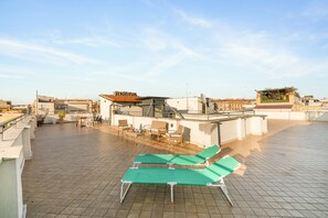 Outdoor dining - Cozy loft top floor with stunning view (ROMA)