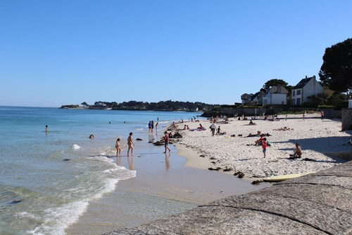 “Les Flots” – 10p - Beach direct access - parking (3 cars)