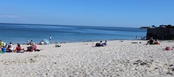 "Les Flots" - 10p - Beach direct access - parking (3 cars)