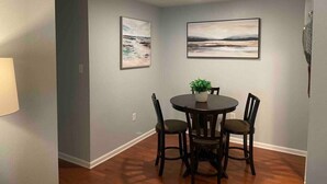 Dining - Bayou Breezes- Come Live the Bayou Life (Ocean Springs)