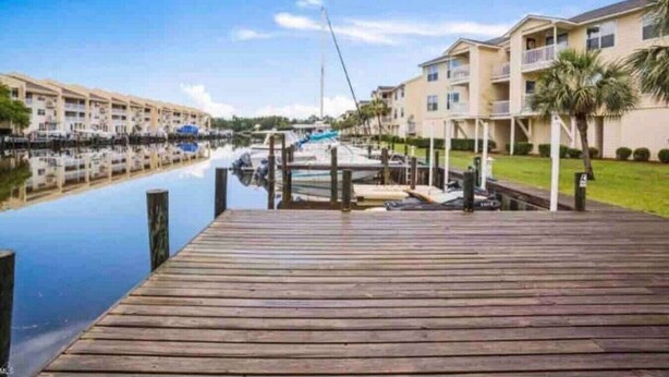 Marina - Bayou Breezes- Come Live the Bayou Life (Ocean Springs)
