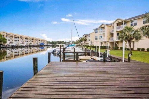 Bayou Breezes- Come Live the Bayou Life