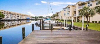 Bayou Breezes- Come Live the Bayou Life