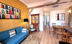 Télévision, chaîne hi-fi