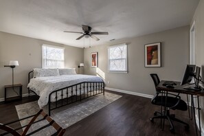 5 bedrooms, desk, iron/ironing board, travel crib