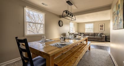 5 Bd home w/ GAME ROOM, Pet Friendly- Near I69/465