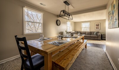 5 Bd home w/ GAME ROOM, Pet Friendly- Near I69/465