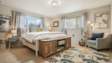 3 bedrooms, desk, iron/ironing board, travel crib