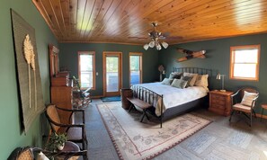 6 slaapkamers, een strijkplank/strijkijzer, gratis wifi