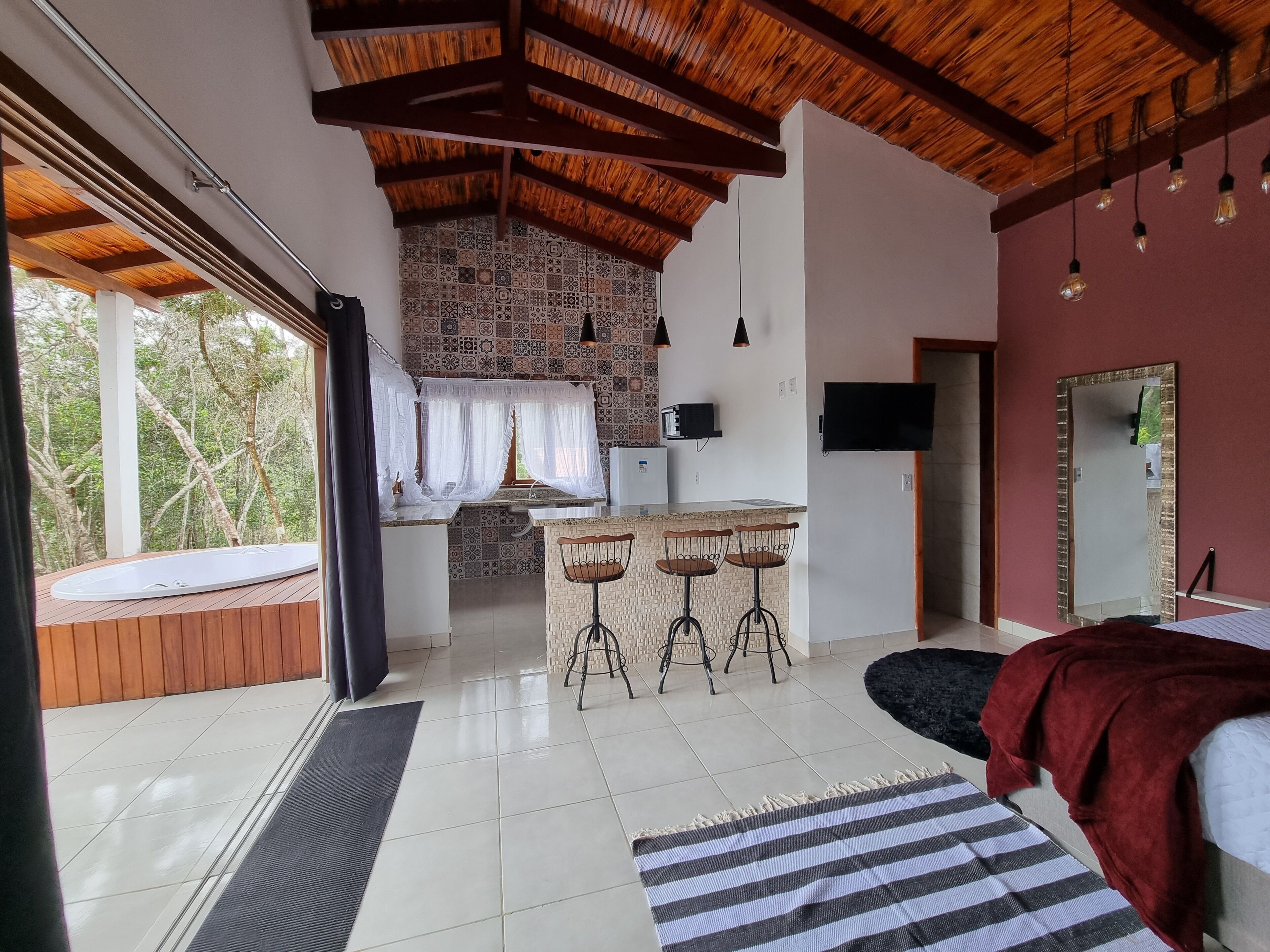 1 bedroom, individually decorated, individually furnished