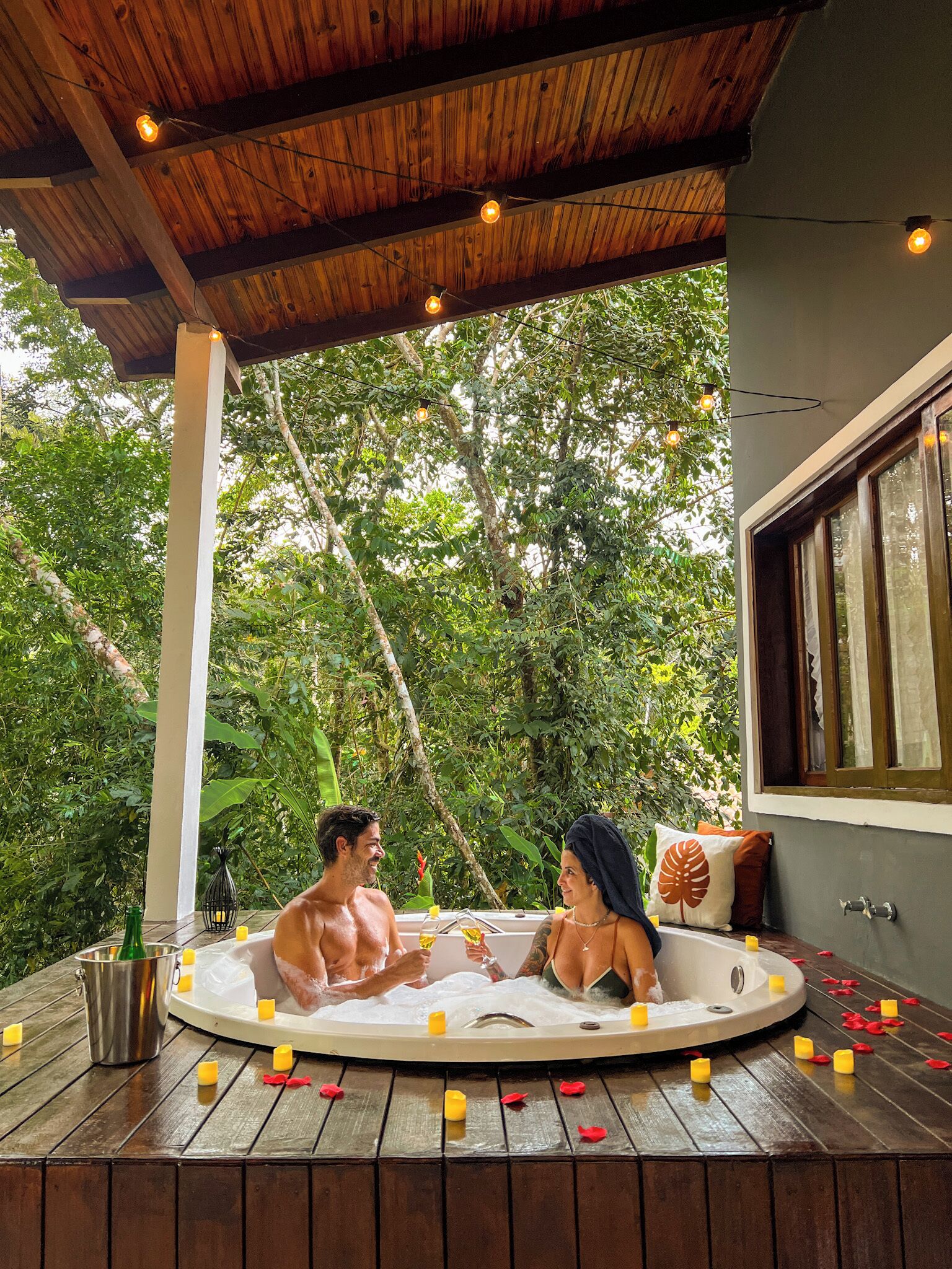 1 bedroom, individually decorated, individually furnished