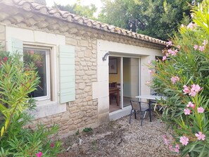 Outdoor dining - Alpilles Cottage Philippe's Farm pool shared (Saint-Rémy-de-Provence)