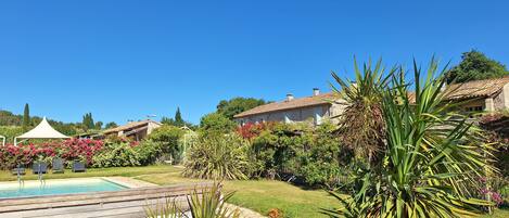 Alberca al aire libre