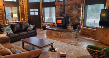 2 Sisters Getaway-Great Cabin, Close to Trails, River, Hot Springs & Golf Course