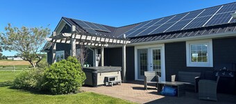 Executive Water View Home With Hot Tub, Just 3 Minutes To Barachois Beach