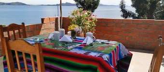 The house has an excellent view of Lake Titicaca, for all types of travelers