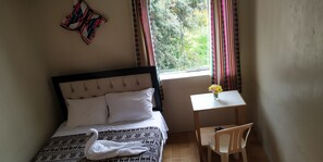 4 bedrooms, bed sheets