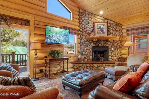 Greer Riverside Getaway (Cabin 168)