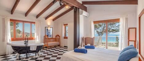 5 chambres, fer et planche à repasser, Wi-Fi gratuit, draps fournis