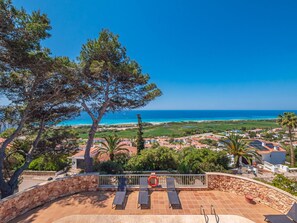 المنطقة المحيطة بالمنشأة