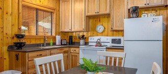 Monteverde Getaway (Cabin 106)