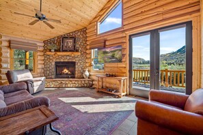 Télévision, cheminée