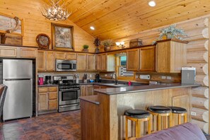 Fridge, microwave, oven, stovetop - Little Colorado Lodge (Cabin 175) (Greer)