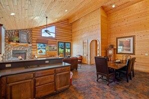 Dining - Little Colorado Lodge (Cabin 175) (Greer)