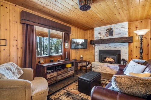 Cowboy Casita (Cabin 102)